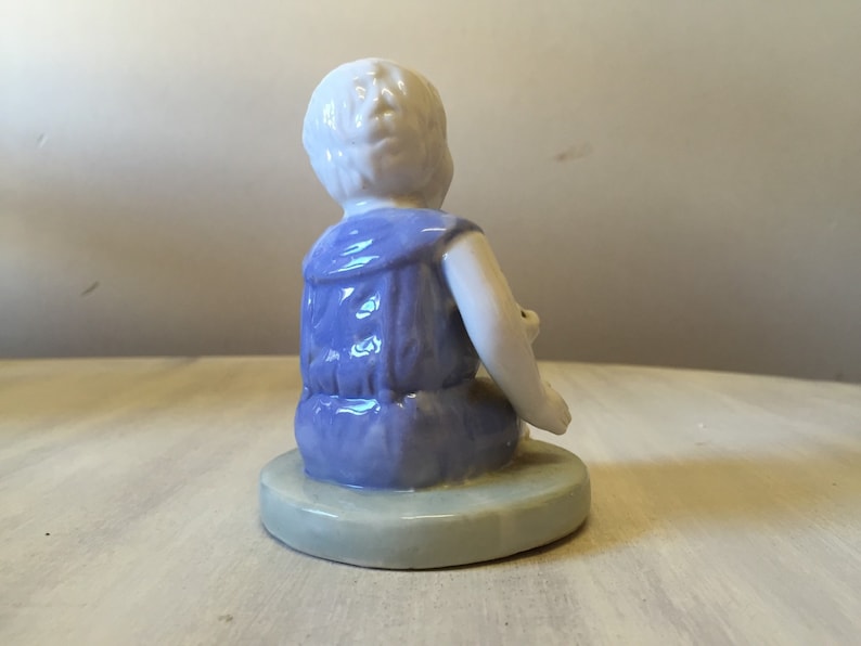 Small kitsch ceramic little girl figurine, China lady Japanese figurine image 6