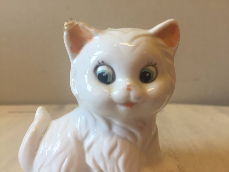 Vintage cute small white cat figurine image 3