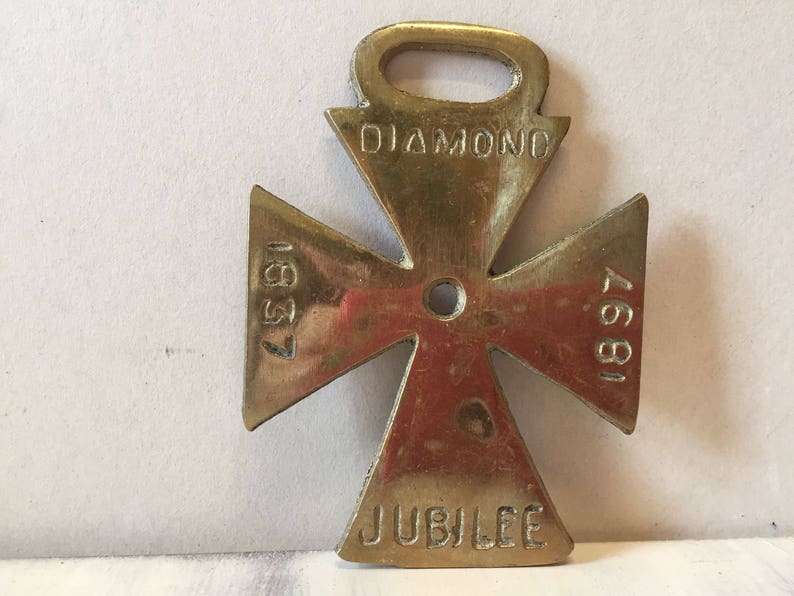 vintage Queen Victoria Diamond Jubilee victorian memorabilia brass vintage horsebrass