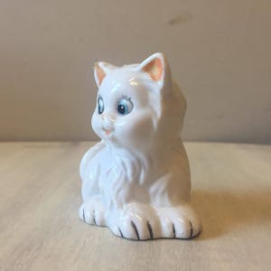 Vintage cute small white cat figurine image 4