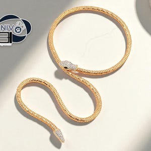 Magnetic Chain Belt | Snake Style Waistband | Fashionable Statement Detail | Shiny Metal Accessory | Adjustable Women’s Waistbelt