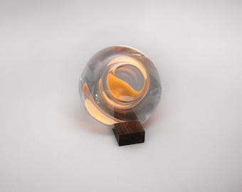 Dreamy Vintage Globe Table Lamp: Walnut Base, Ambient Light, Rechargeable up to 80 hours