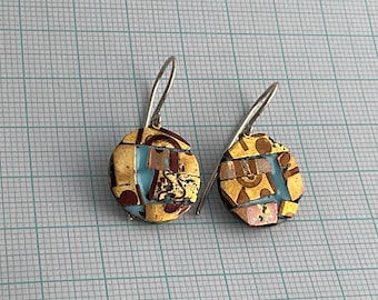 Earring small enamel