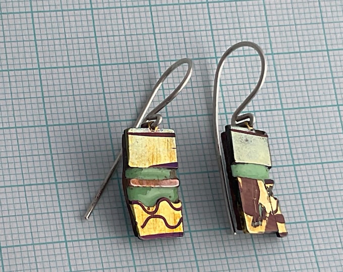 Earring small enamel