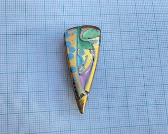 Brooch enamel