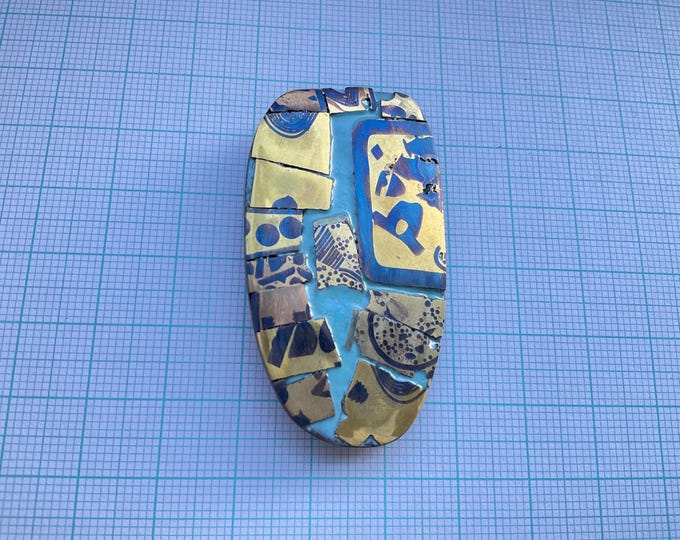 Brooch enamel
