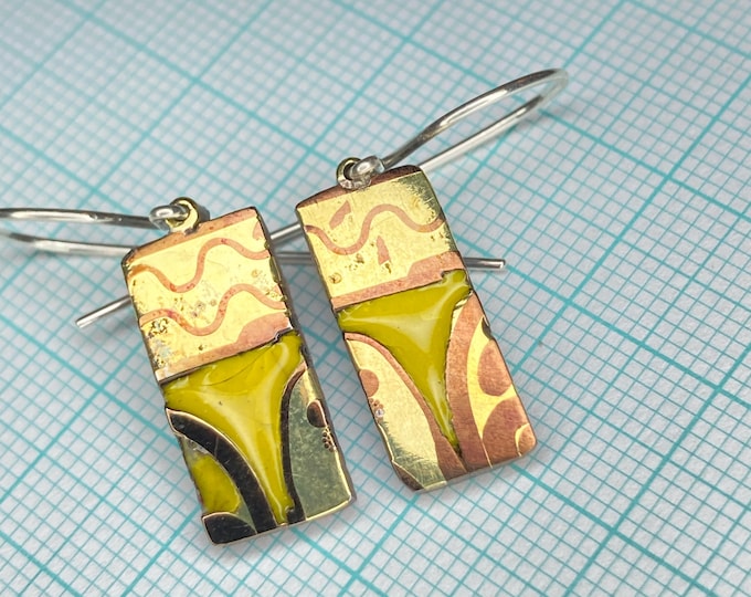 Earring small enamel
