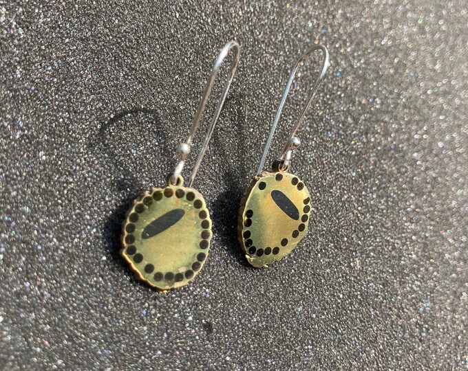 earring Strontian