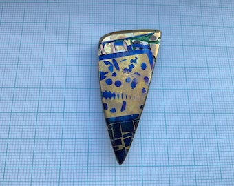 Brooch enamel