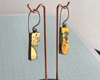 Earring small enamel