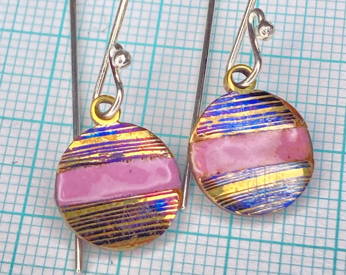 Earring small enamel