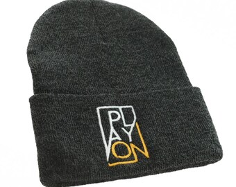 Play On Broderad Mössa