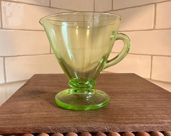 Vaseline Glas Grün Vintage Footed Creamer Depression Glas Grandma Cottage Kern Uran