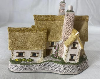 David Winter Devon Creamery Cottage 1986 (Handpainted, Chip)