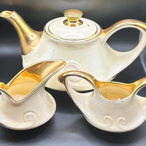 Vintage Pearl China Co. Tea Set USA – Iridescent Lusterware with 22K Gold Trim, Teapot, Creamer & Sugar Bowl – Mid-Century Elegant Gift