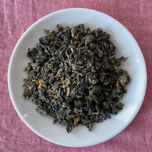 Osmanthus Oolong Tea – Fragrant & Floral | Smooth Oolong with Tiny Golden Blossoms | Loose Leaf Tea | Be100Present Wellness Box