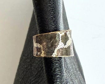 Ear cuff inspired by Raku and Kintsugi, handmade, small, no piercing needed, easy to put on handmade ItsVera silver brass