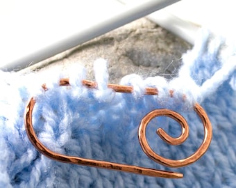 Hammered metal knitting pins pattern stitch holders scarf sweater pashmina brooch textured metal