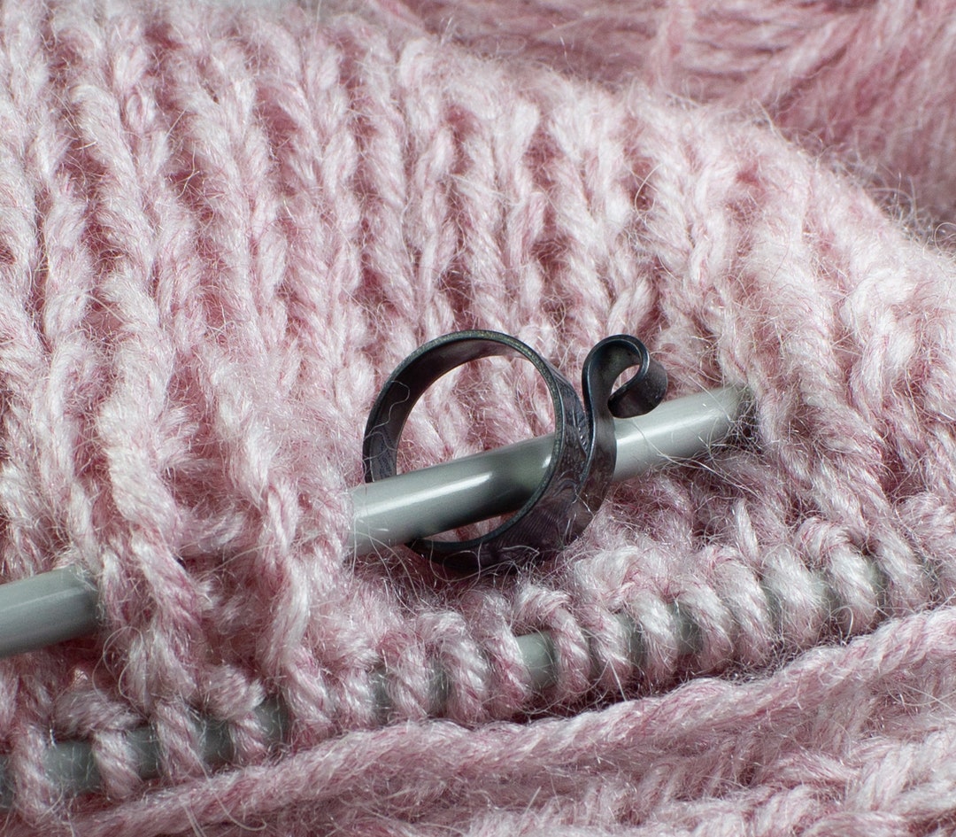 1 Pc Adjustable Knitting Loop Crochet Multi Style Metal Loop Knitting Ring  Finger Wear Thimble Yarn