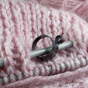 Original bespoke yarn tension rings, custom 1 loop knitting tension rings and crochet tension rings make great birthday gifts, crochet tools image 1