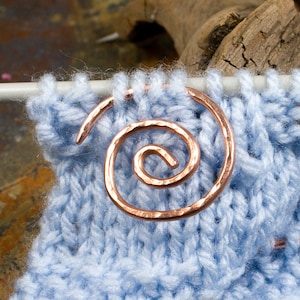 Cable needle is a gift to add to knitting accessories or tools, spiral cable needle is a stitch keeper or shawl or sweater pin, wool hat pin