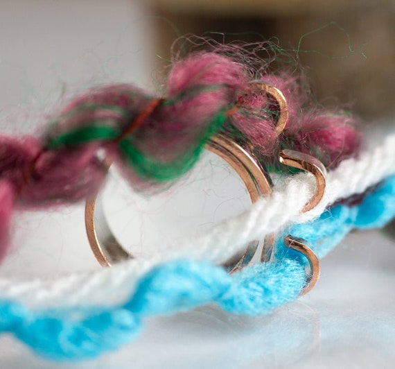 Yarn Ring - Knitting Ring for Finger - Yarn Stranding Guide