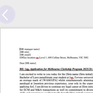 Può includere: Lettera formale su carta bianca con testo nero. La lettera include un'intestazione con i dettagli del destinatario, un oggetto che fa riferimento a un programma di praticantato e un corpo dettagliato. Il testo menziona l'esperienza legale e i risultati accademici.