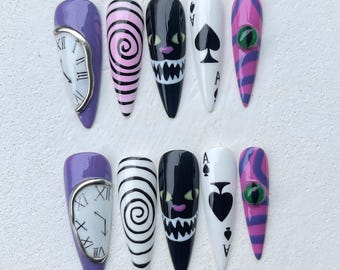 Grinsekatzen Halloween Drücken Sie auf die Nägel | Alice im Wunderland inspiriert Nagel | Lila Rosa Swirl Uhr Auge Spaten Design | Gothic Fantasy Nägel
