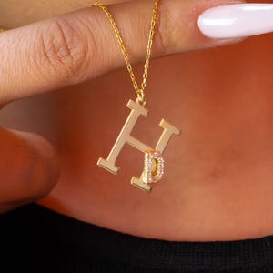 Personalized Crystal Letter Necklace - Stylish Gold Jewelry for Birthdays, Weddings, and Special Moments
