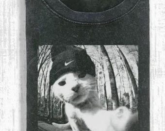 Vintage wash grappige beanie kat meme shirt, cool streetwear kitty-shirt, Brainrot Cat Lover cadeau, Gen Z Meme Cat Top