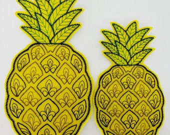 Parche termoadhesivo con piña bordada