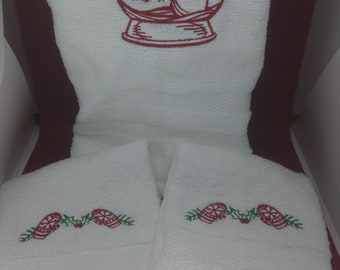 Holiday themed towel and washcloth set, embroidered
