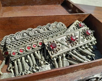 ヴィンテージのアフガンヘアクリップ：変色した銀の遊牧民のジュエリー