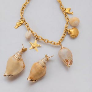 Gold shell and starfish necklace, boho summer style, curb chain with natural charms and beach charm