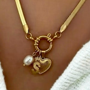 Collier personnalisé initiale |Collier breloque en acier inoxydable doré | Bijou charms cœur & coquillage | Cadeau femme unique et tendance
