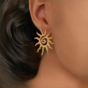 Gold spiral sun earrings in stainless steel, large summer hoops 5x6 cm, boho chic look, summer gift idea for women