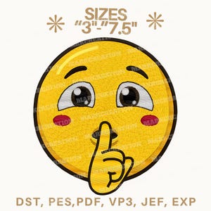 Puede incluir: Emoji amarillo bordado con un dedo sobre los labios, indicando silencio. El diseño incluye tamaños de 7,6 cm a 19 cm. El emoji tiene ojos grandes, mejillas rosadas y un contorno negro. El texto "SIZES 3"-7.5"" está en la parte superior.