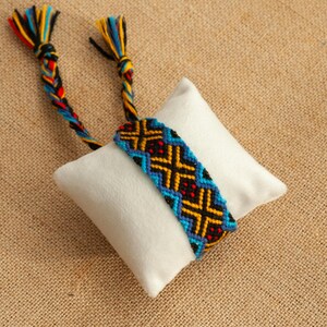 Handwoven Bracelet, Boho Friendship Jewelry, Adjustable Woven Accessory, Colorful Thread Wristband, Unique Artisan Craft