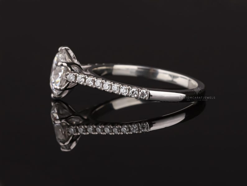 Dazzling lab diamond wedding ring for women, round cut E/VS1, elegant pave band, ethical diamond, romantic engagement ring, timeless proposal jewelry, modern bridal ring, luxurious Valentine’s Day gift, sparkling diamond jewelry, classic love symbol