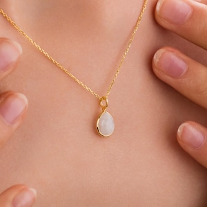 Dainty Moonstone Necklace | 925 Sterling Silver | Minimalist Teardrop Pendant | Healing Gemstone Jewelry | Elegant Gift for Her