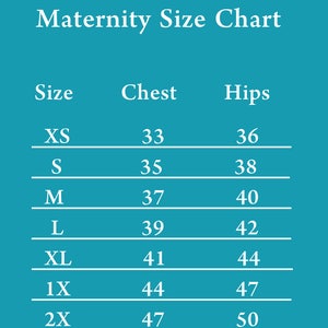 Puede incluir: Una tabla de tallas de maternidad con medidas en pulgadas para el pecho y las caderas. La tabla incluye las tallas XS, S, M, L, XL, 1X y 2X.
