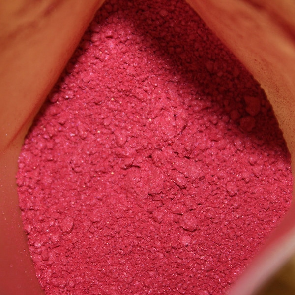 1 Oz Raspberry Pop Mica Pigment Idéal pour les savons cosmétiques Bombes de bain Lotions Gels douche Sels de bain et bien d’autres