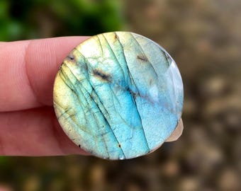 High Quality Blue Flash Labradorite, 26mm Circular Cabochon, Natural Stone for Wire Wrapping, AAA Grade Labradorite, Unique Gemstone Supply.