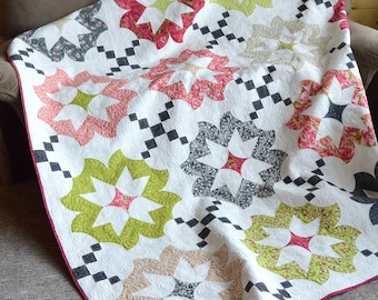 Blossoming Stars - PAPER Quilt Pattern - Fat Quarter Friendly in 5 size options