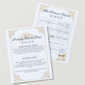 Könnte beinhalten: Zwei druckbare Bingokarten für einen Prinzessinnentagebuch-Filmabend. Die Karten zeigen eine goldene Krone und den Text "Princess Diaries Bingo" und "The Princess Diaries Bingo". Die Karten haben eine Vielzahl von filmbezogenen Feldern, wie z. B. "Mia stolpert und fällt", "Joe war ein Prinz", "Genua", "Mias Fuß platzt", "Jemand kritisiert unbeholfen", "Ein Palastdiener oder so etwas", "Gratis-Tiara", "Lilly sagt etwas Kritisches", "Ein sehr süßer Spargel", "Prinzessin", "Genovier", "Birnen", "Dummes Paar", "Virtuelle Monarchie, aber es soll echte Königsfamilie sein".