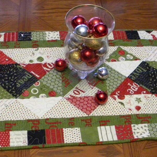 Countdown to Christmas HANDMADE Quilted Table Runner