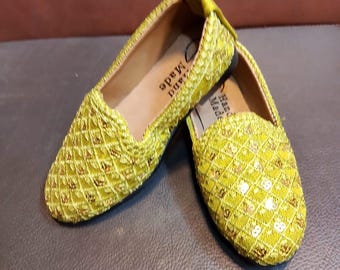 Handmade Boys Khussa Shoes – Traditional Embroidered Jutti – Golden Green Ethnic Flats – Indian/Pakistani Wedding – Kids Festive Shoes