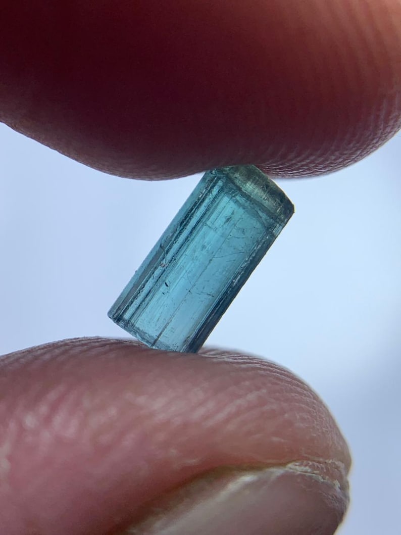 AAA-kvalitets turmalin grov parti 37,45 ct | Afghanistan | Hög fasetteringsgrad bild 3