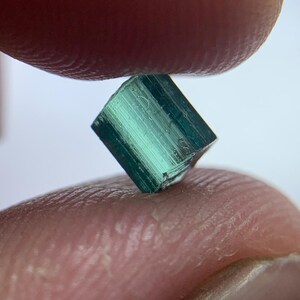 AAA-kvalitets turmalin grov parti 37,45 ct | Afghanistan | Hög fasetteringsgrad bild 7