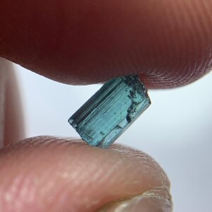 AAA-kvalitets turmalin grov parti 37,45 ct | Afghanistan | Hög fasetteringsgrad bild 5